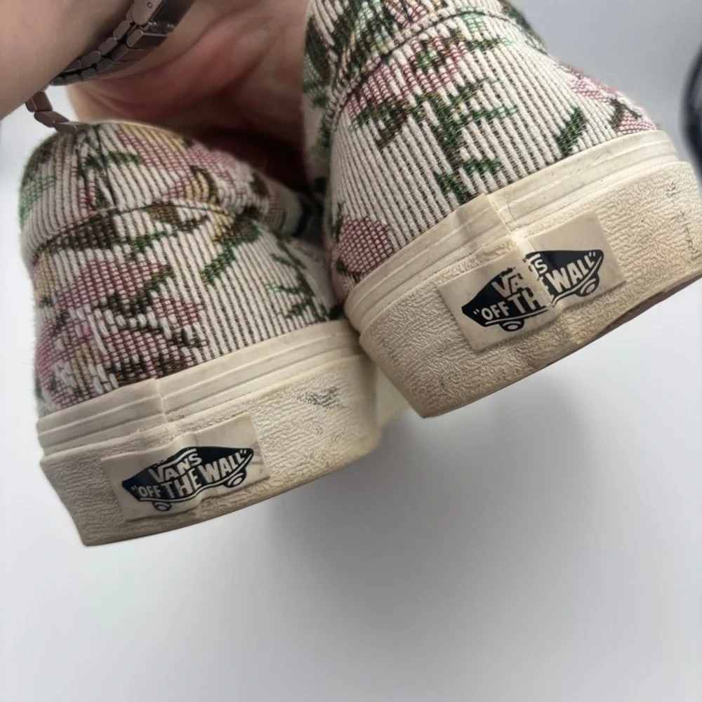 RARE Vans Slip-On Mens Sz 11 Cream Floral Tapestry Skateboard Sneaker Textile